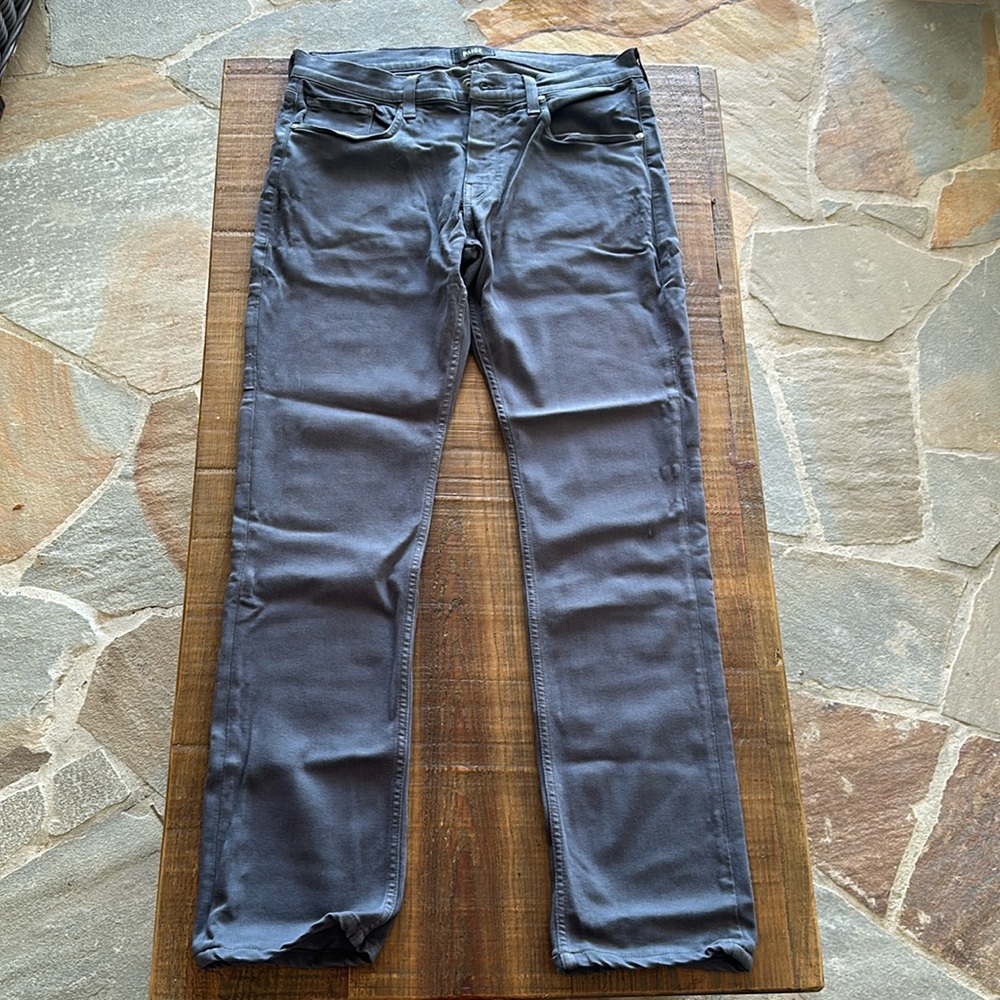 Paige - Transcend Federal slim straight jeans in navy blue!